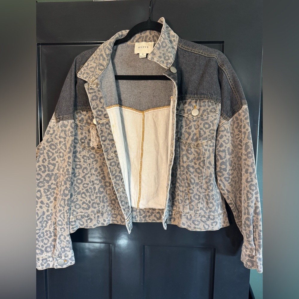 HYFVE Two-Tone Leopard Jean Jacket - Picture 2 of 6